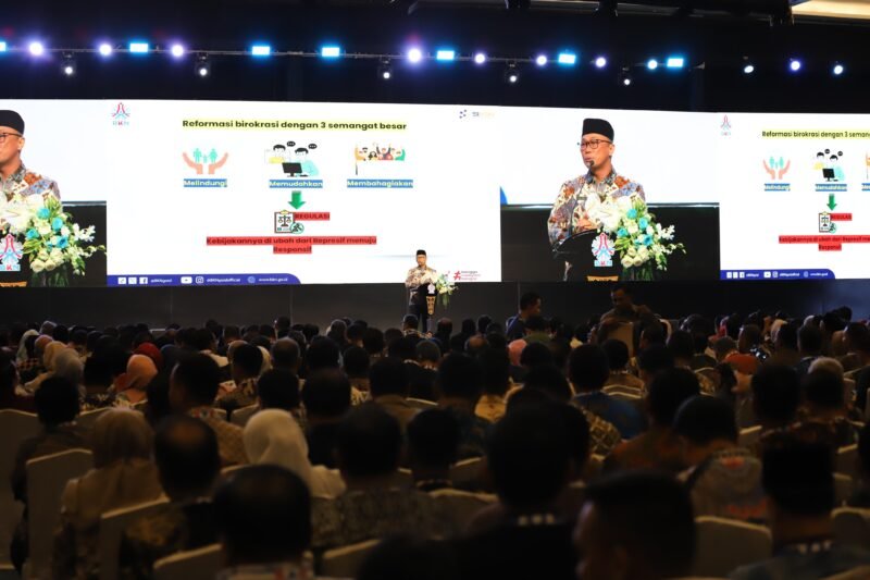 Rakornas Kepegawaian 2025 yang berlangsung di Hotel Pullman Jakarta Central Park, Rabu (19/11/2025).