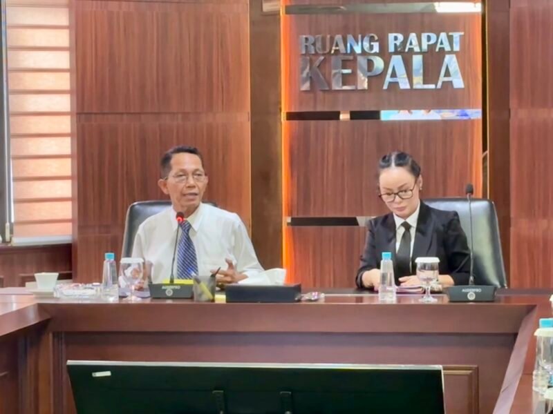 Kepala BP Batam, Amsakar Achmad, dan Wakil Kepala BP Batam, Li Claudia Chandra, saat menerima kehadiran insan pers.