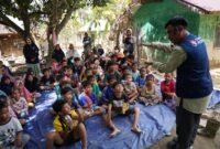 Program pendampingan dan trauma healing bagi anak-anak di Desa Menanggini, Kabupaten Aceh Tamiang. Foto:Telkom